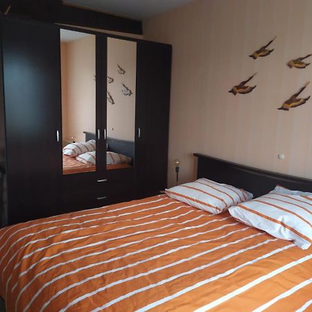Chez Fabienne T1 Lägenhet Le Breuil-sur-Couze Exteriör bild