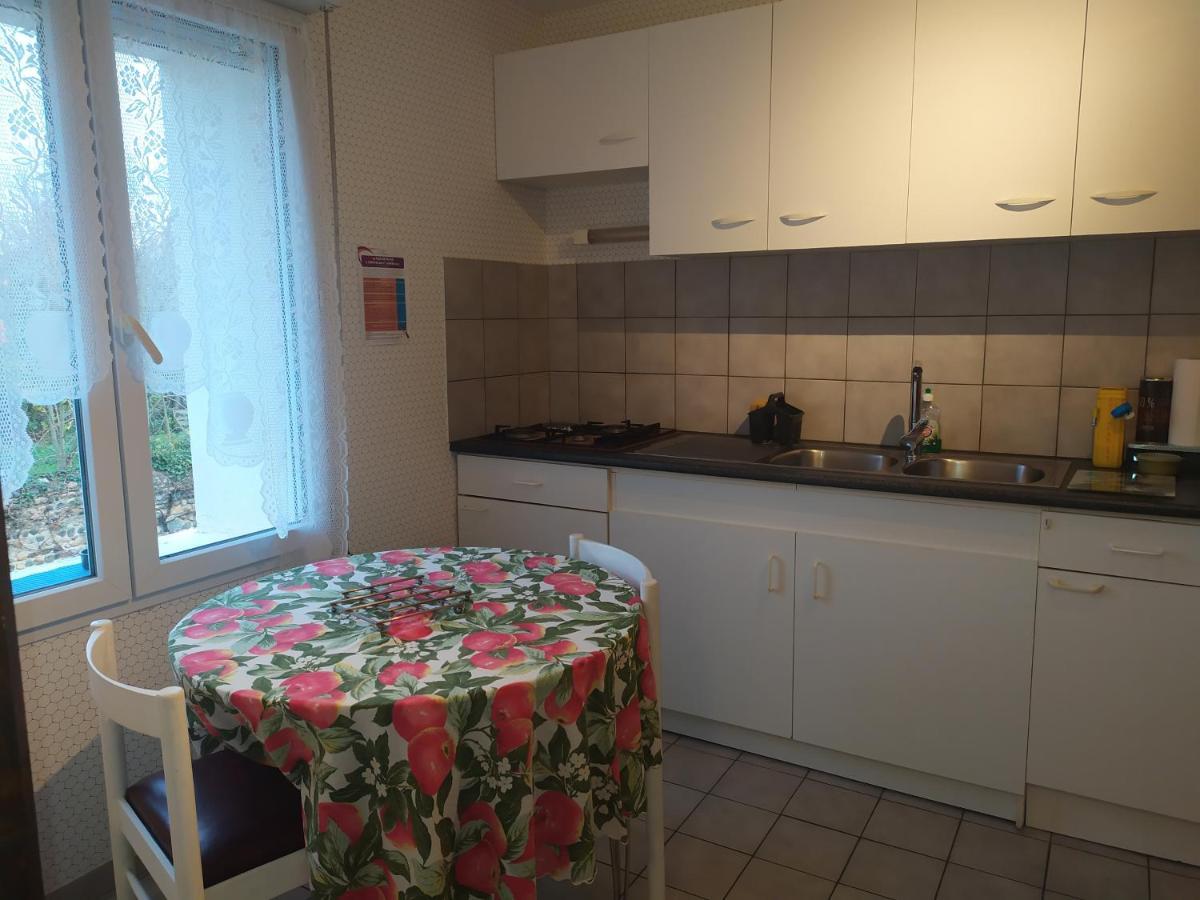 Chez Fabienne T1 Lägenhet Le Breuil-sur-Couze Exteriör bild