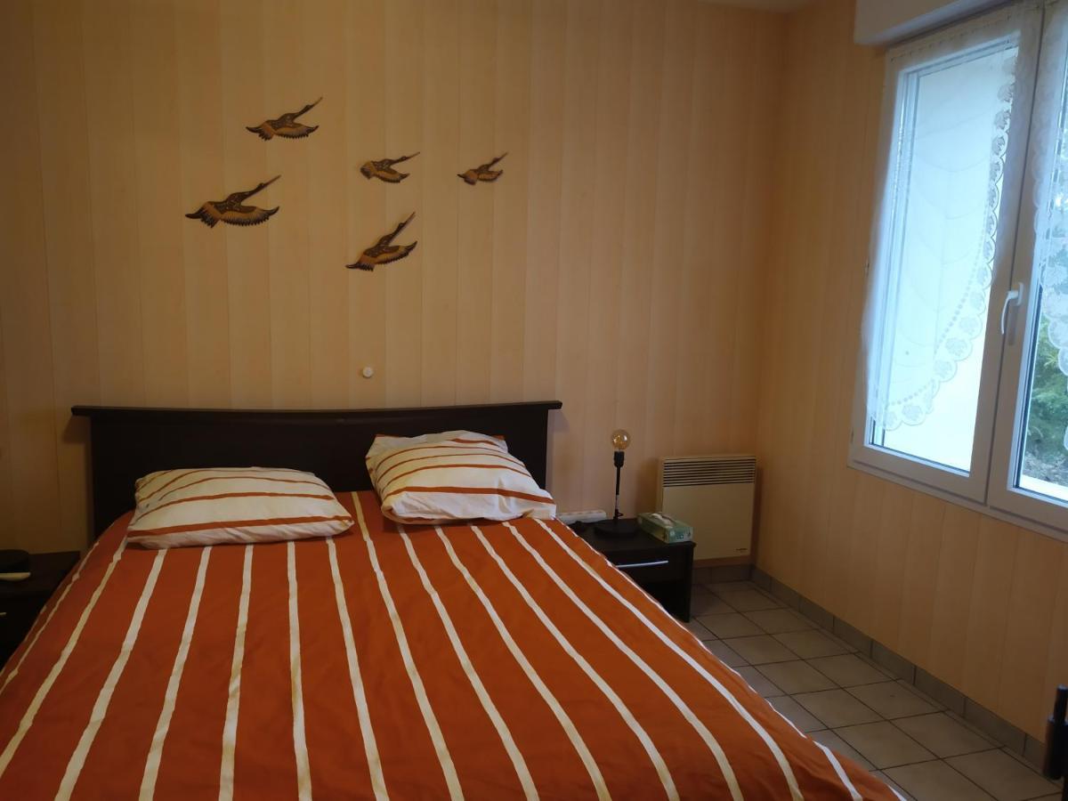 Chez Fabienne T1 Lägenhet Le Breuil-sur-Couze Exteriör bild