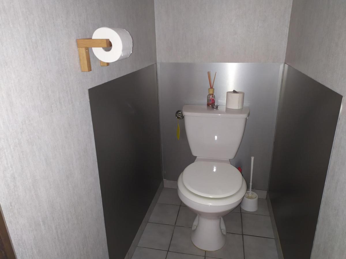 Chez Fabienne T1 Lägenhet Le Breuil-sur-Couze Exteriör bild