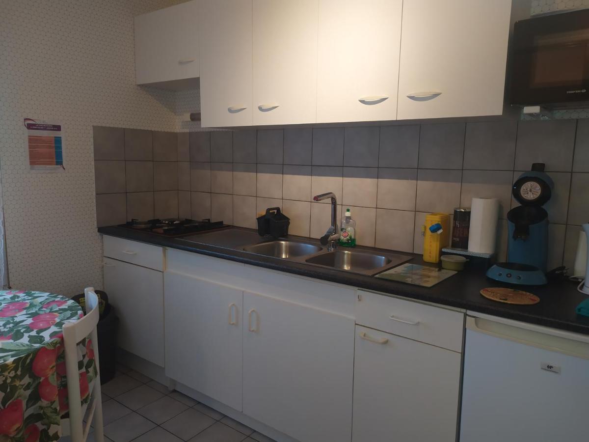 Chez Fabienne T1 Lägenhet Le Breuil-sur-Couze Exteriör bild